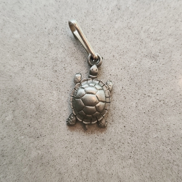 Tiny Turtle Charm - Picture 1 of 2